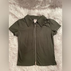green zip up top crop